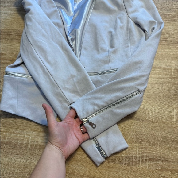 Philosophy Silver-Light Gray Satin-Lined Top - Picture 4 of 5